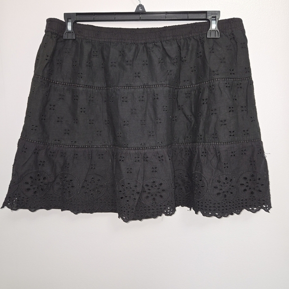 Jennifer & Grace Black Tiered Eyelet Skater Mini Skirt Size XL NWT - Picture 4 of 10